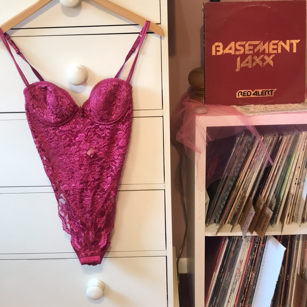 Vintage Victoria’s Secret Gold Label Lace Sexy Bodysuit One Piece Berry 34B Pink
